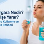 Gargara Nedir? Ne İşe Yarar? Doğru Kullanımı ve Marka Rehberi 2 Ağız bakım suyu ile gargara yapan kadın. Gargara nedir ve nasıl kullanılır rehber görseli.